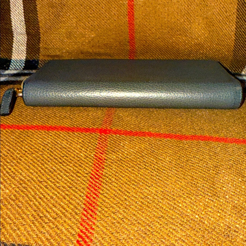 MCM Zip Wallet - Picture 5 of 8